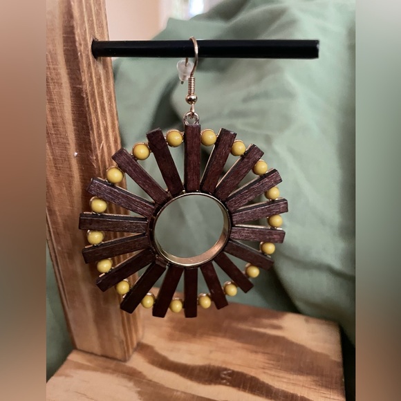 DROP WOODEN BEADED EARRINGS - Picture 8 of 8